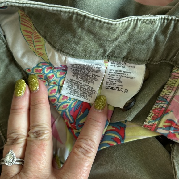 Tommy Bahama women’s Bermuda walking shorts size 10. Olive - Picture 5 of 5